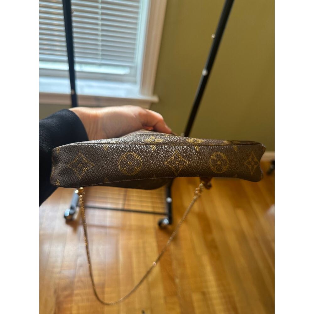 Louis Vuitton Pochette with Strap and Chain GUC COA - Picture 10 of 12